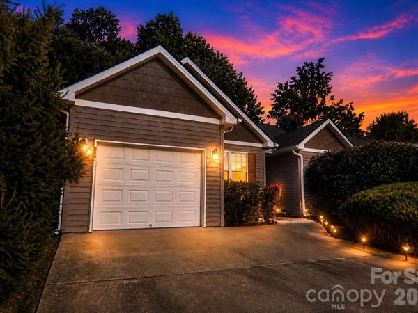 102 Woodcreek Circle, Swannanoa, NC 28778