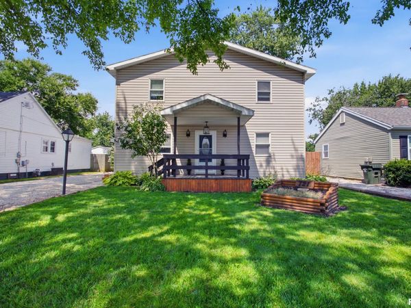 721 N 1st Division Street, Mattoon, IL 61938