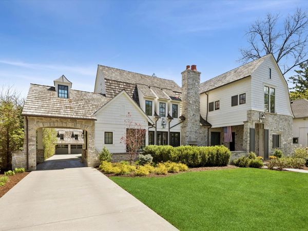 281 Forest Avenue , Glen Ellyn, IL 60137
