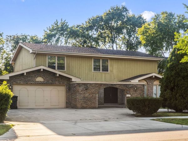 818 Prairie Lawn Road , Glenview, IL 60025