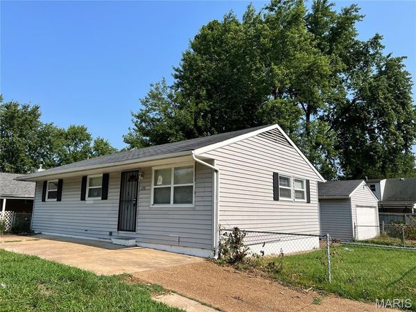 1201 June Avenue , St Louis, MO 63138