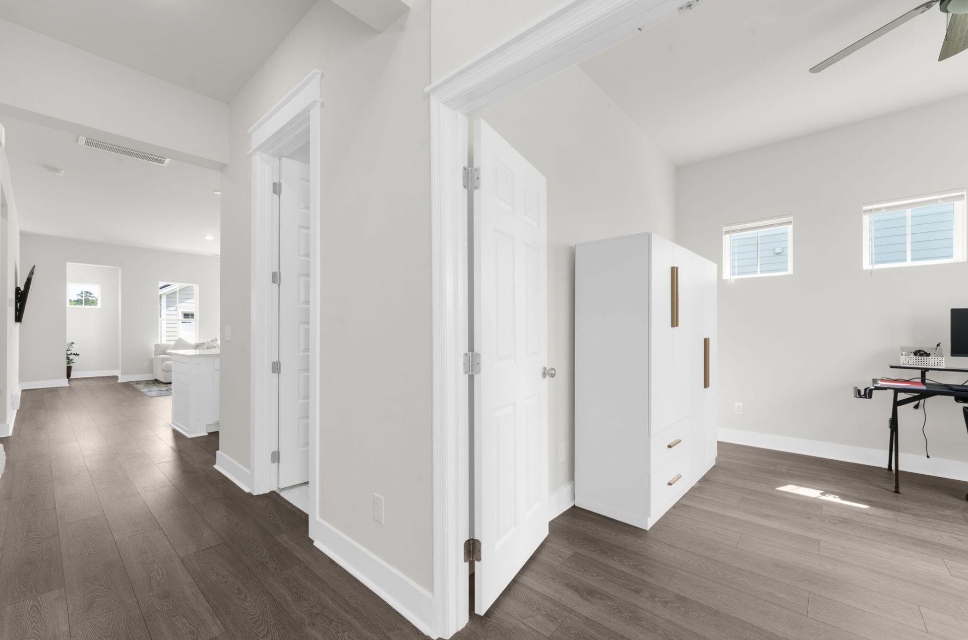 194 Ashworth Drive Photo 10