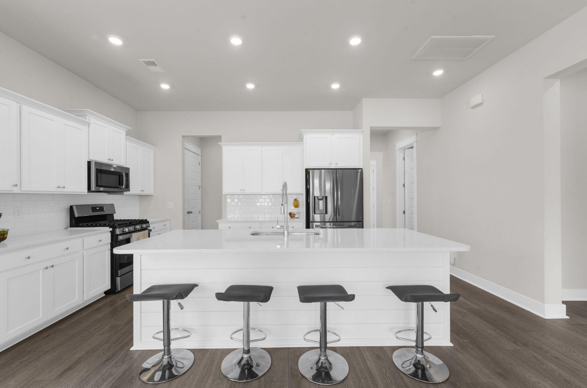 194 Ashworth Drive Photo 13
