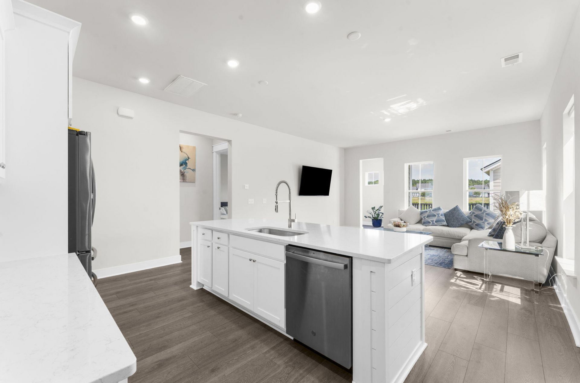 194 Ashworth Drive Photo 14