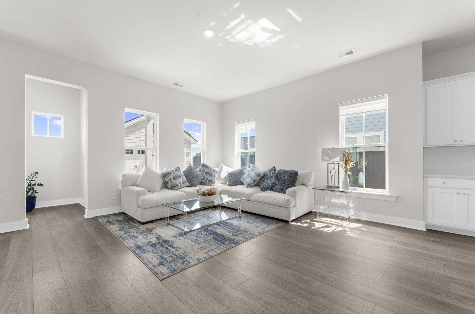 194 Ashworth Drive Photo 17