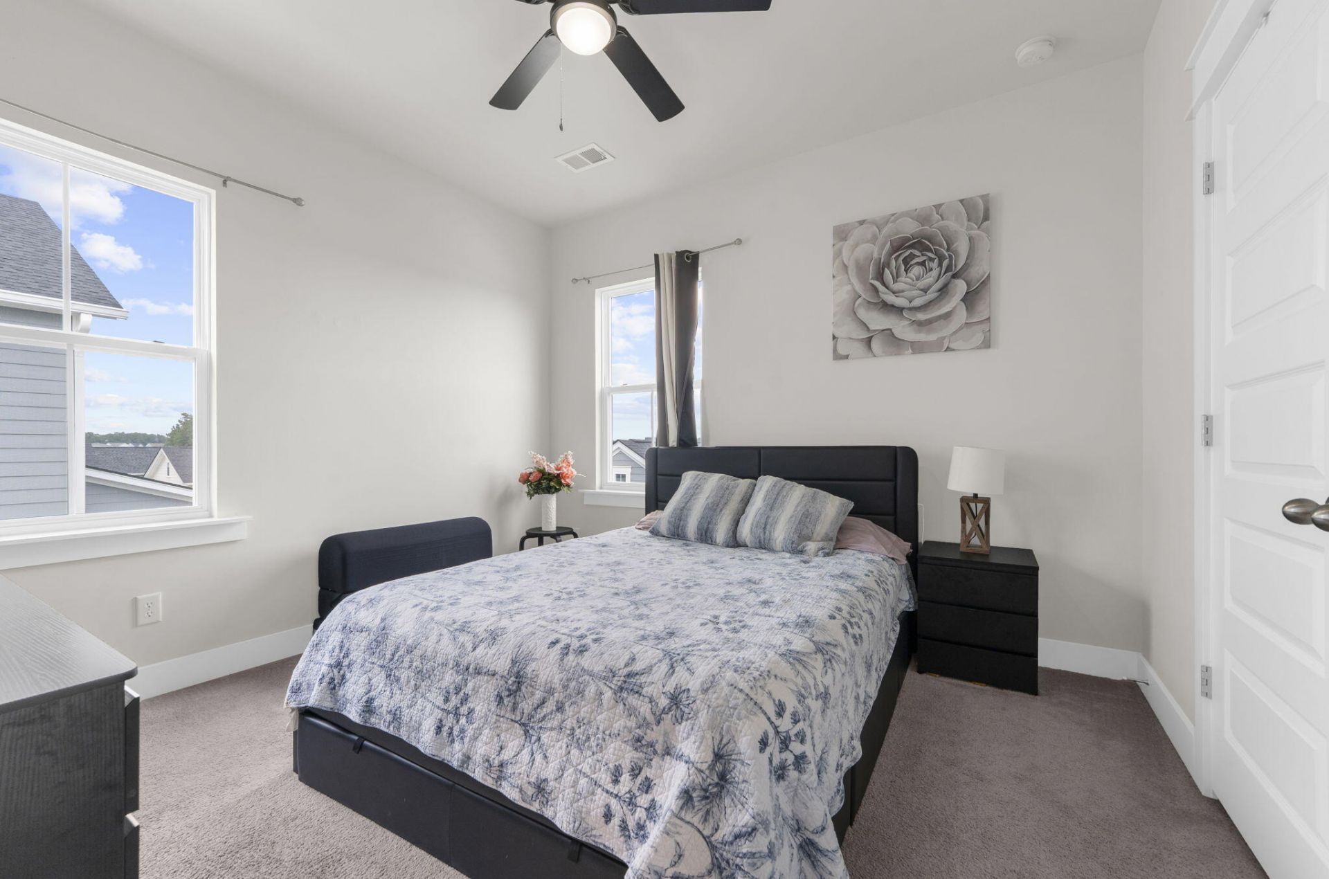 194 Ashworth Drive Photo 24