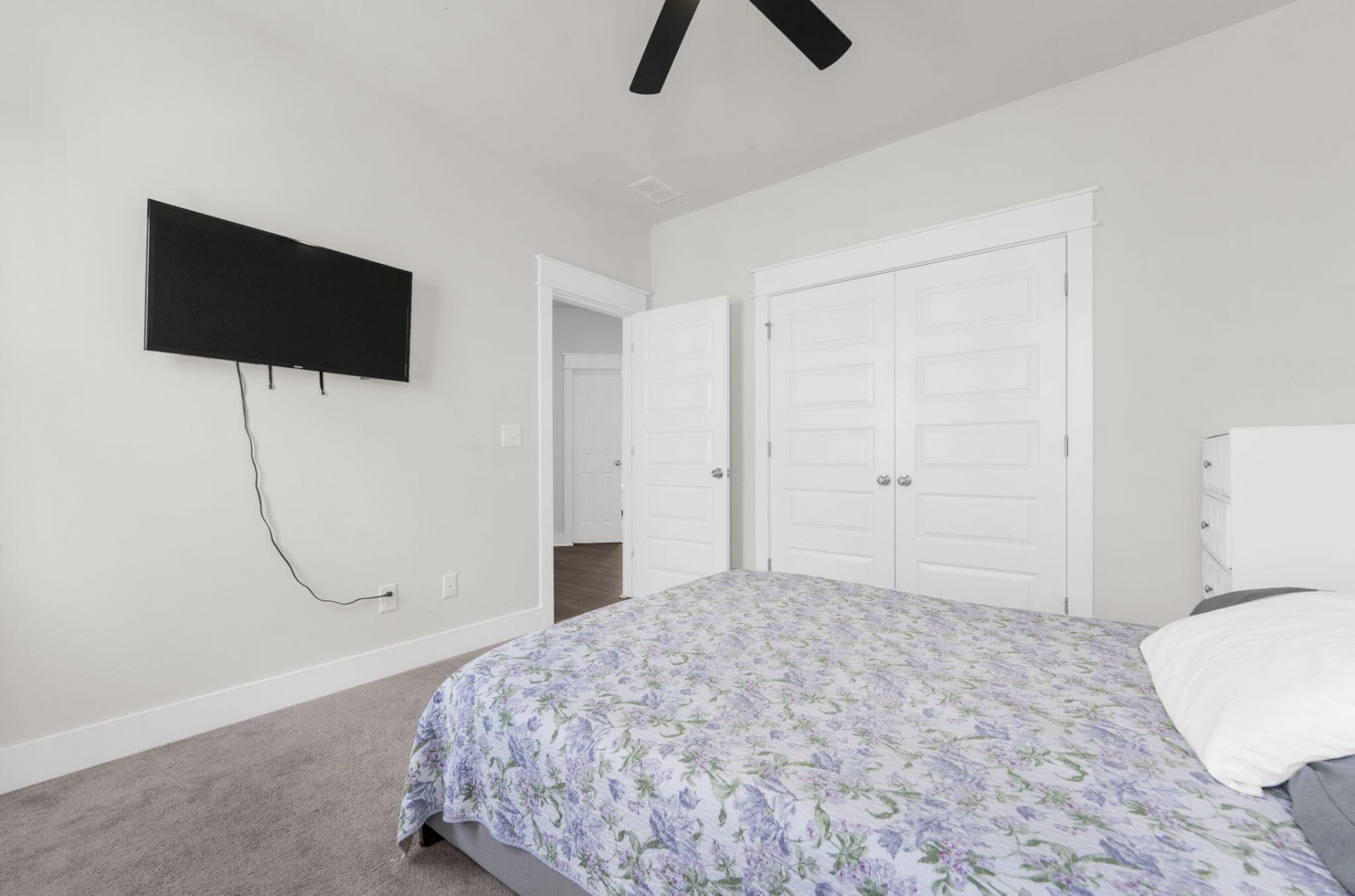 194 Ashworth Drive Photo 27
