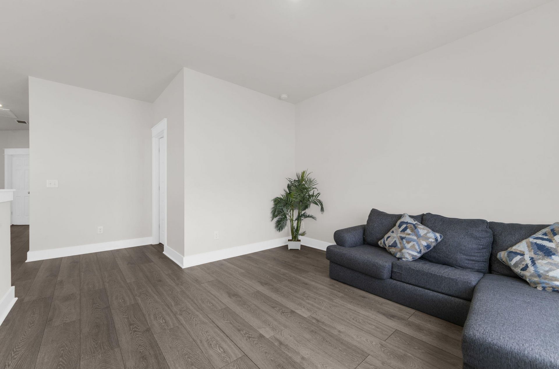 194 Ashworth Drive Photo 34