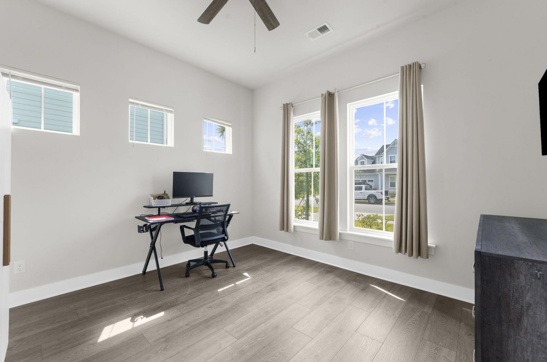 194 Ashworth Drive Photo 8