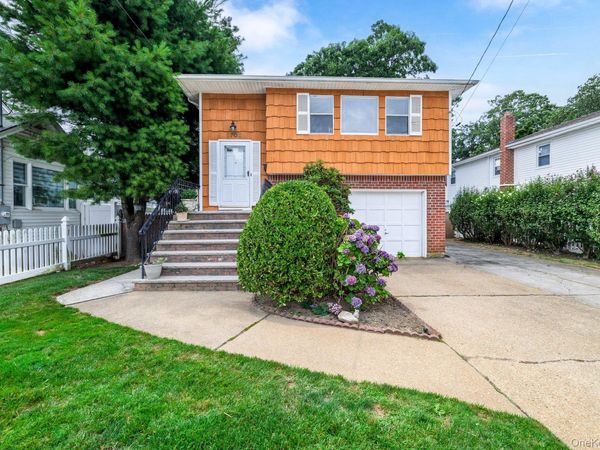 1706 Washington Drive , Merrick, NY 11566