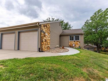 910 S 153rd Court, Omaha, NE 68154