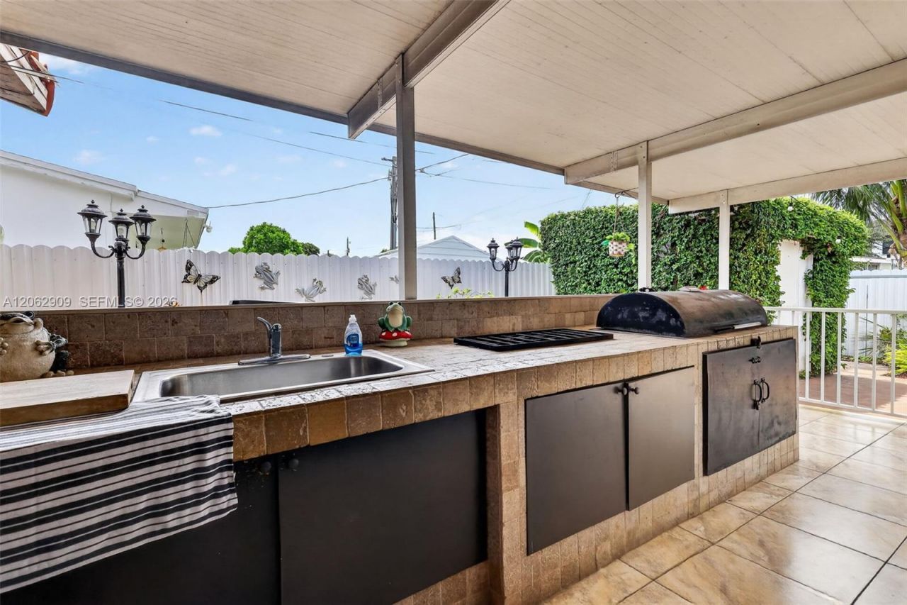 Please Call For Address, Hialeah, FL 33012 Photo