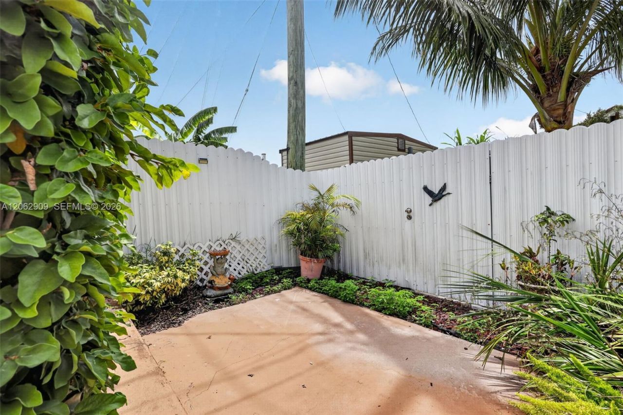 Please Call For Address, Hialeah, FL 33012 Photo