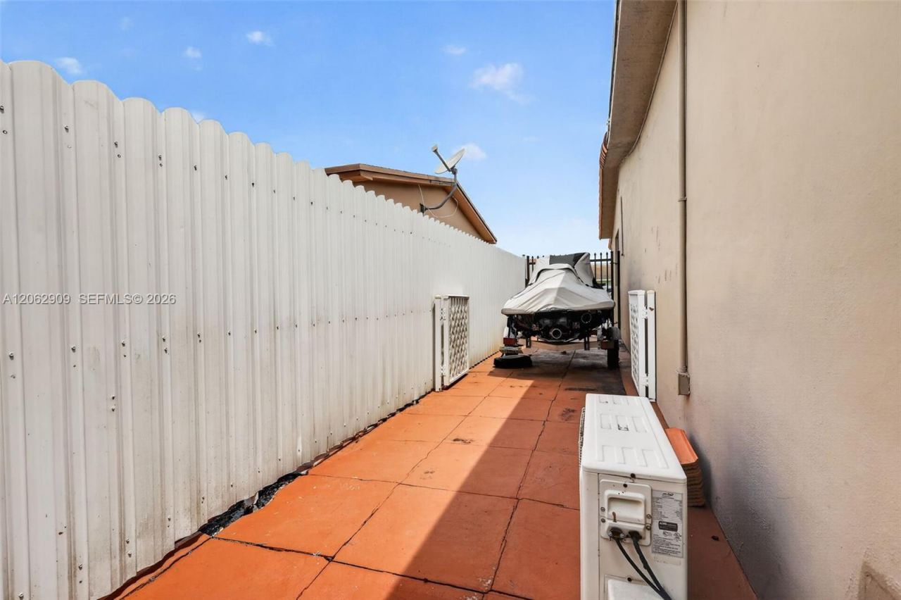 Please Call For Address, Hialeah, FL 33012 Photo