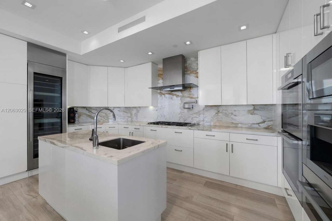 17749 Collins Ave , Unit 601, Sunny Isles Beach, FL 33160 Photo