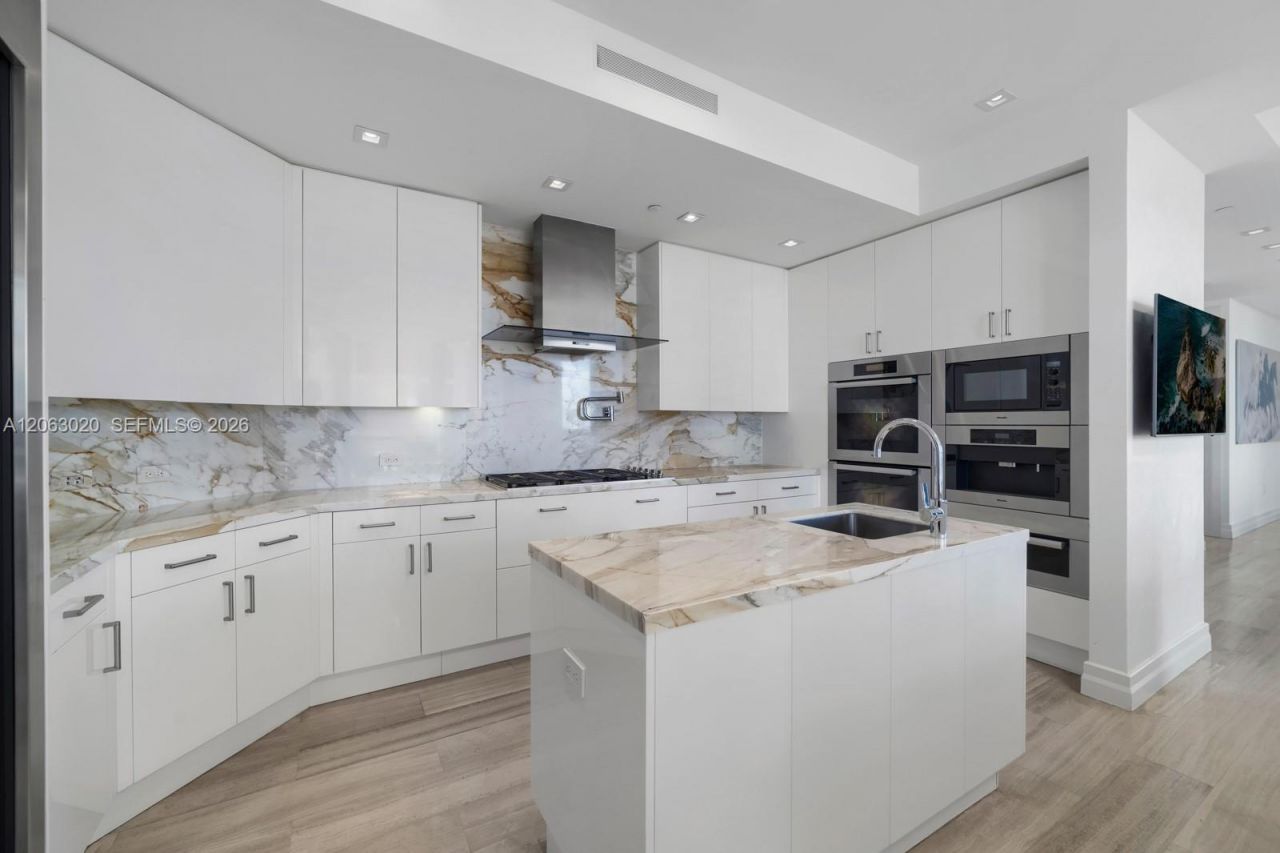 17749 Collins Ave , Unit 601, Sunny Isles Beach, FL 33160 Photo