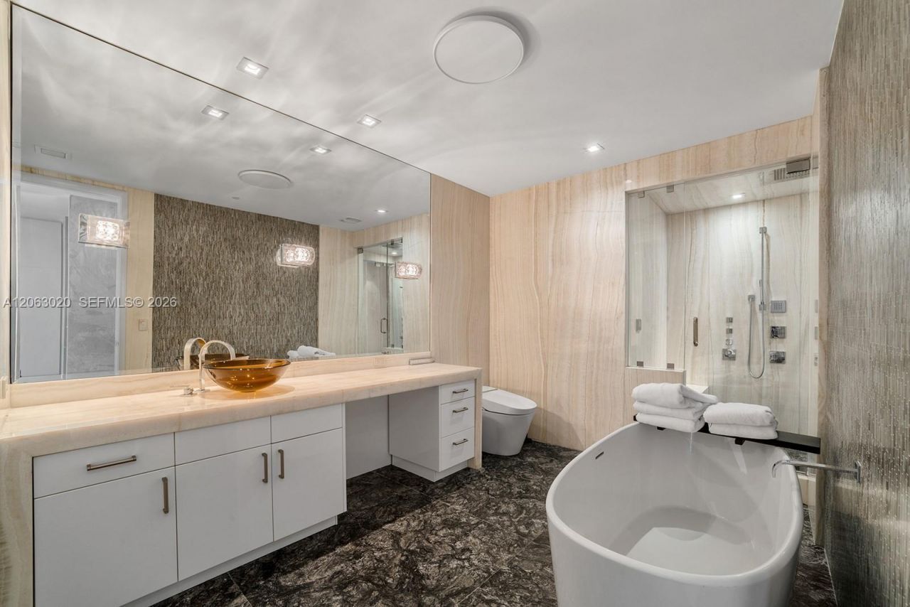 17749 Collins Ave , Unit 601, Sunny Isles Beach, FL 33160 Photo