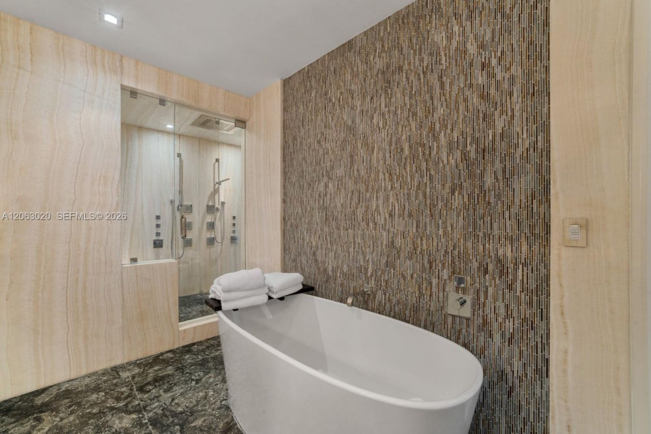 17749 Collins Ave , Unit 601, Sunny Isles Beach, FL 33160 Photo