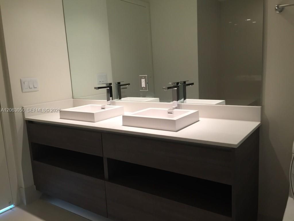 1100 S Miami Av , Unit 3902, Miami, FL 33130 Photo