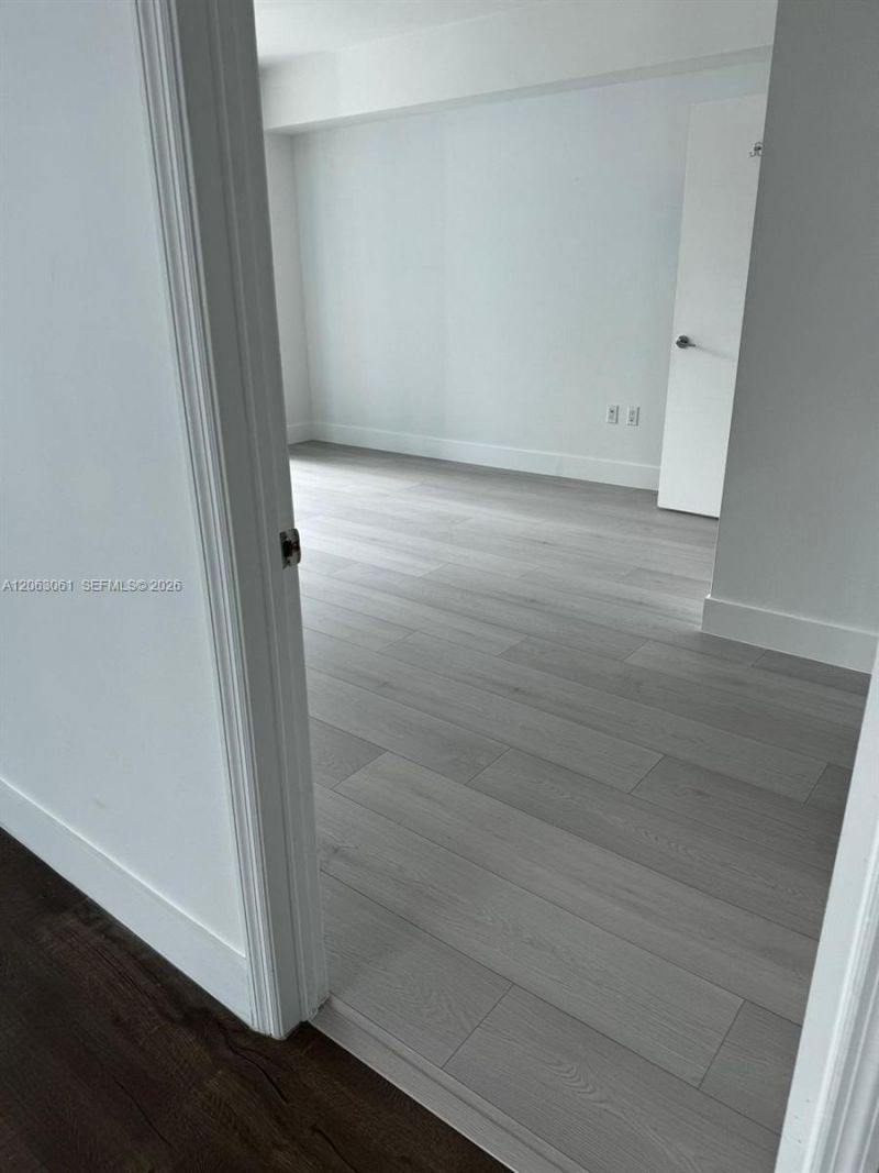500 Brickell Ave , Unit 1207, Miami, FL 33131 Photo