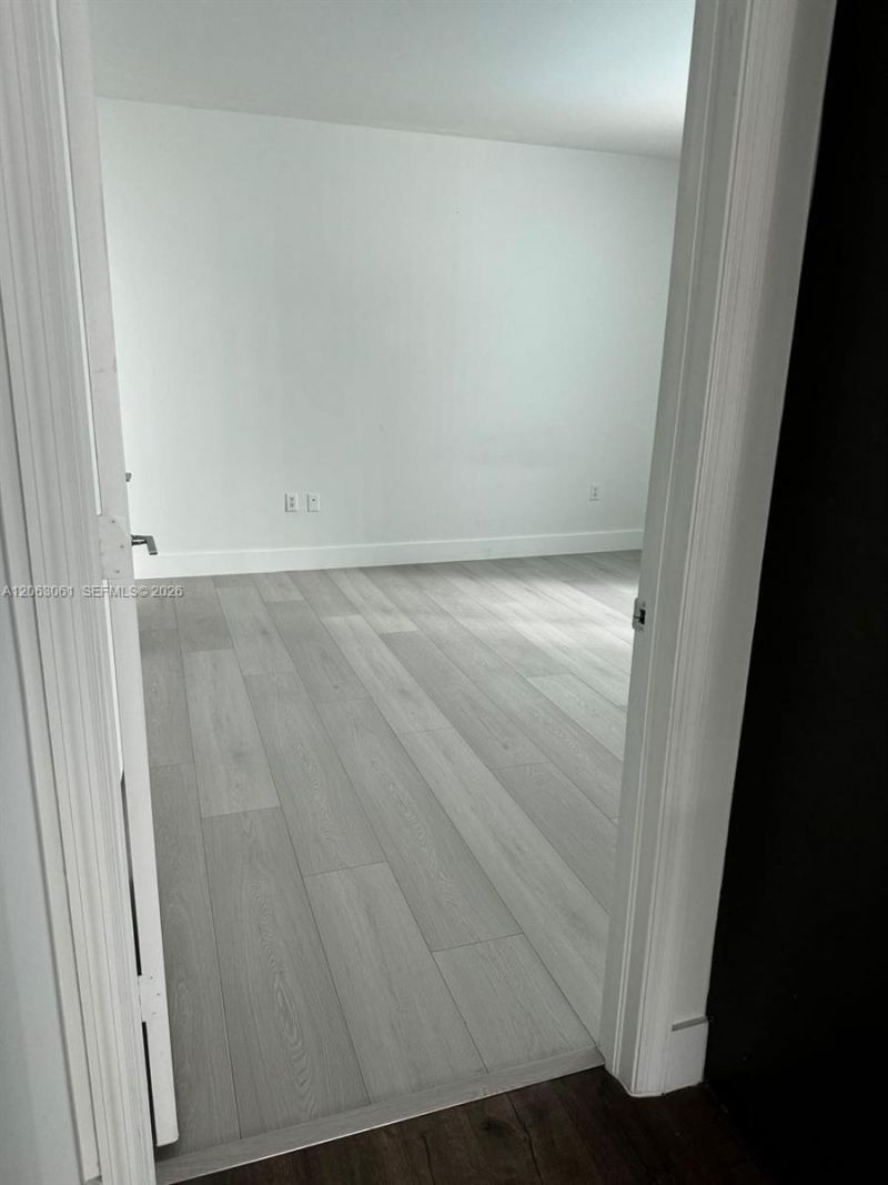 500 Brickell Ave , Unit 1207, Miami, FL 33131 Photo