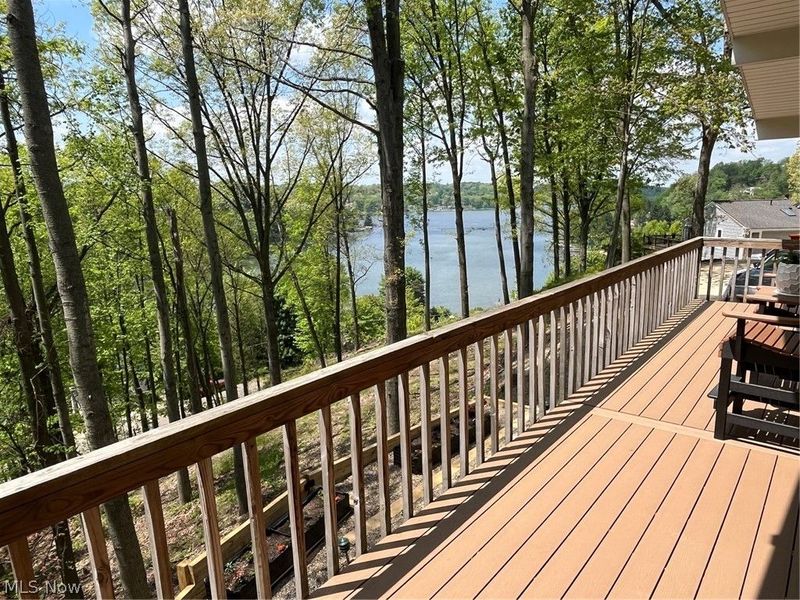 195 Oneida Trail, Malvern, OH 44644 Photo 3