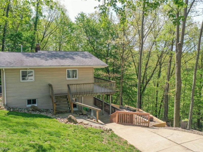 195 Oneida Trail, Malvern, OH 44644 Photo 8