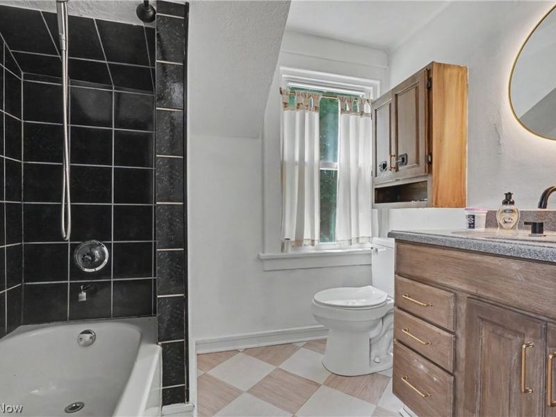 326 S Firestone Boulevard , Akron, OH 44301 Photo 13