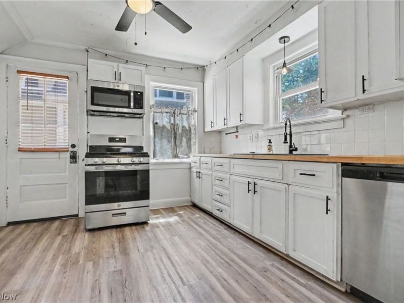 326 S Firestone Boulevard , Akron, OH 44301 Photo 9