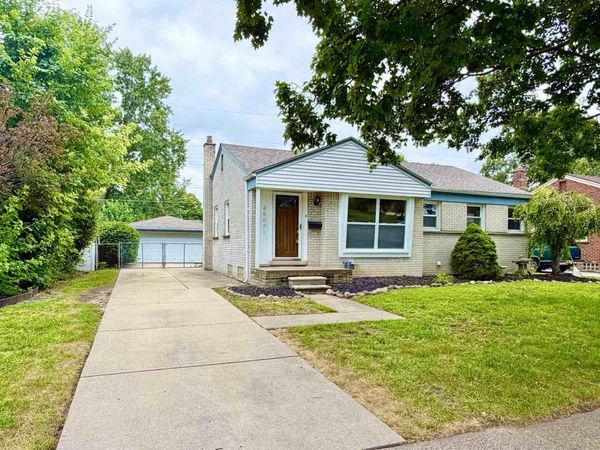 29671 Macintyre Street, Livonia, MI 48150