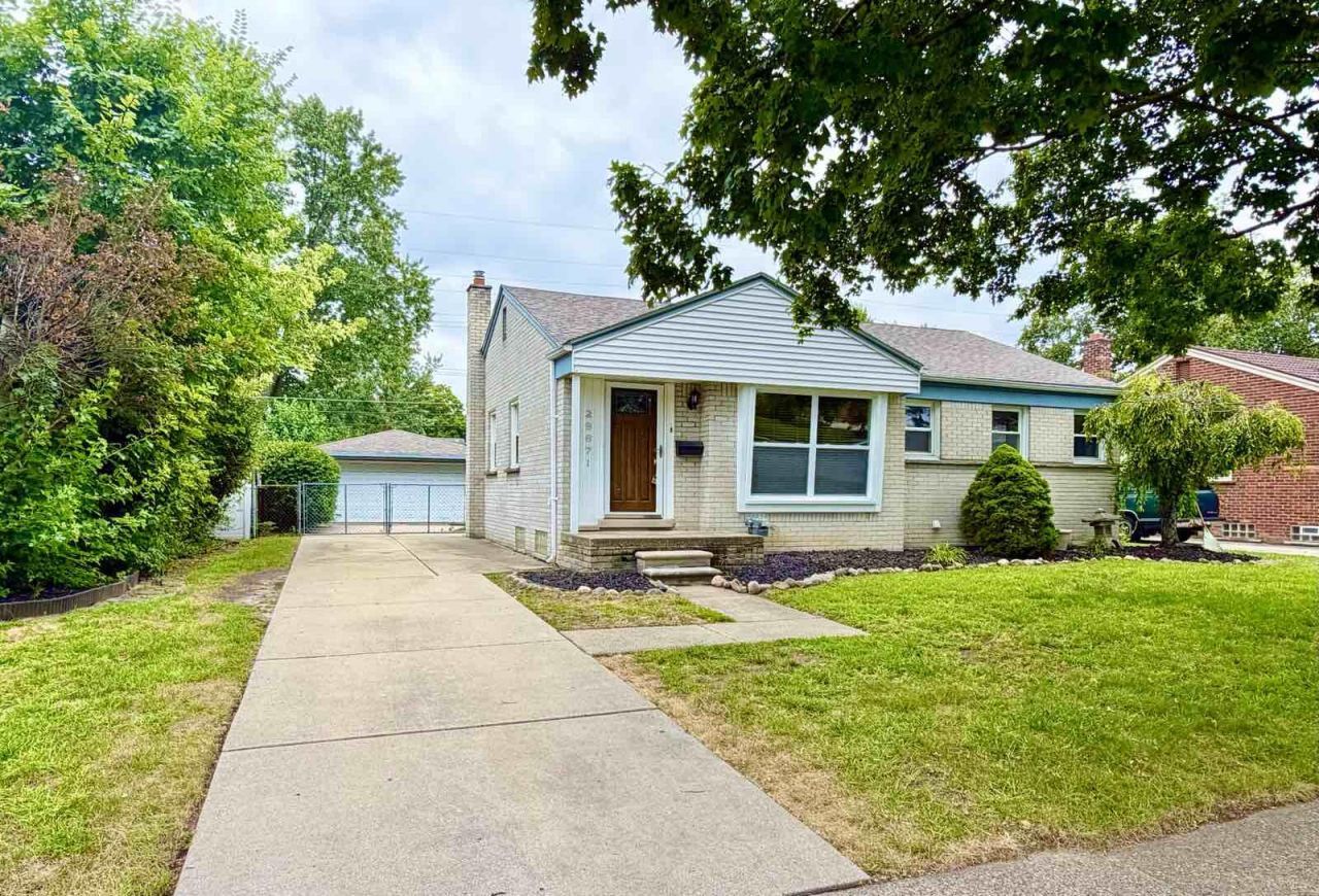 29671 Macintyre Street, Livonia, MI 48150 Main Photo