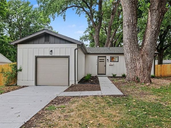 7216 Beverly Street, Overland Park, KS 66204