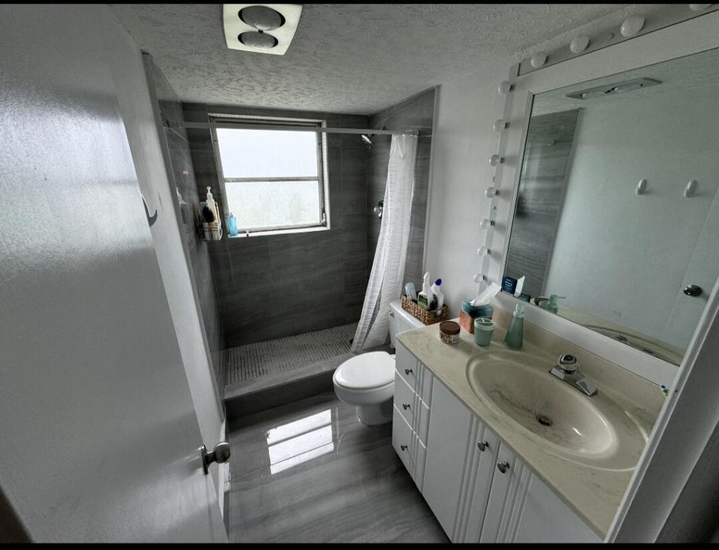 3090 N Course Drive, Unit 601, Pompano Beach, FL 33069 Photo