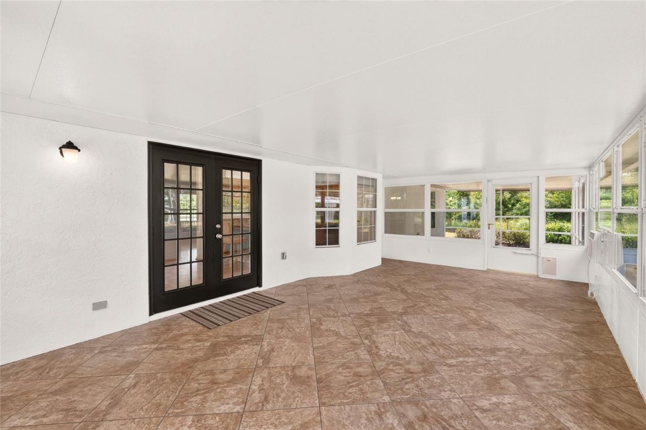 12499 E Highway 25, Ocklawaha, FL 32179 Photo