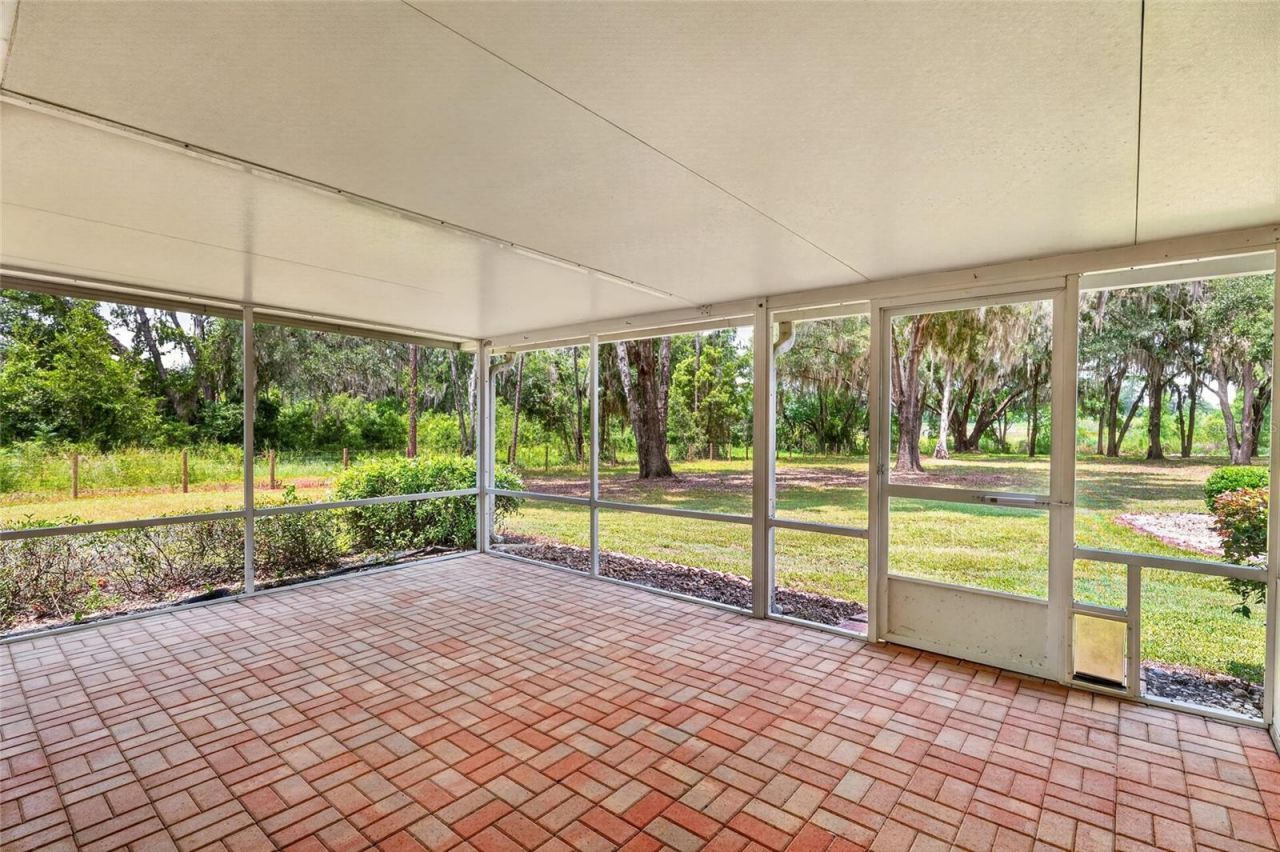 12499 E Highway 25, Ocklawaha, FL 32179 Photo