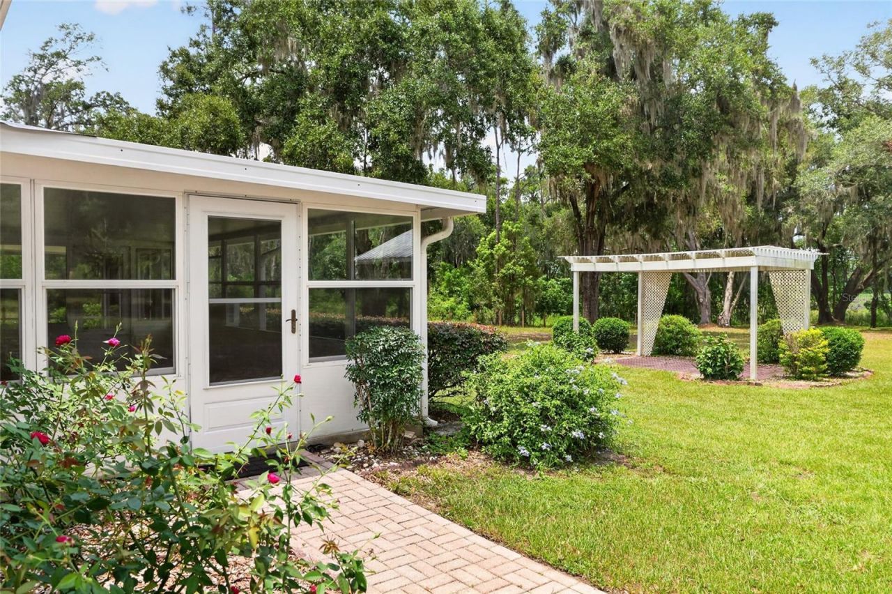 12499 E Highway 25, Ocklawaha, FL 32179 Photo