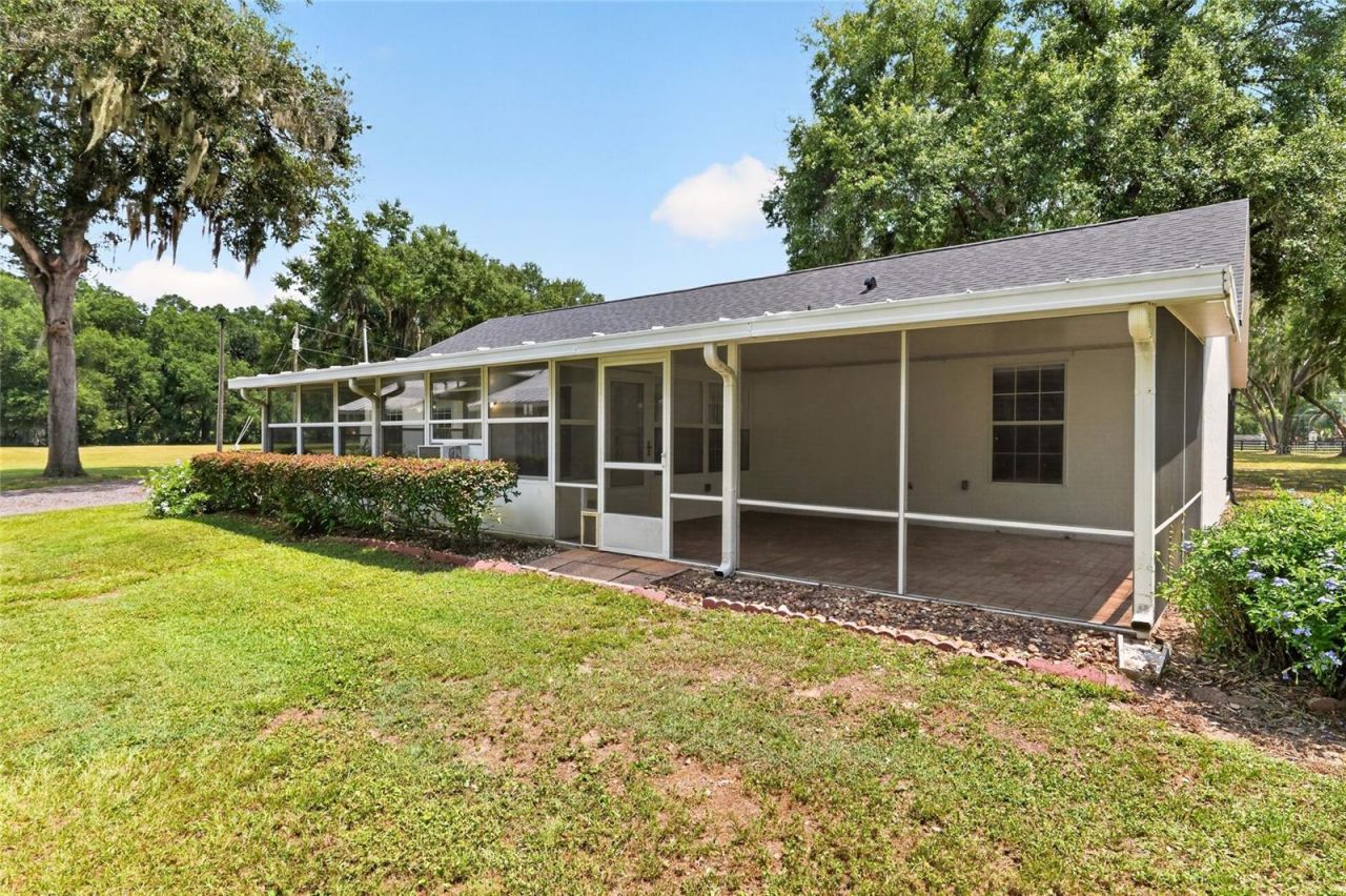 12499 E Highway 25, Ocklawaha, FL 32179 Photo