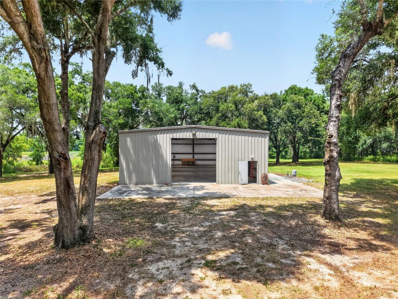 12499 E Highway 25, Ocklawaha, FL 32179 Photo