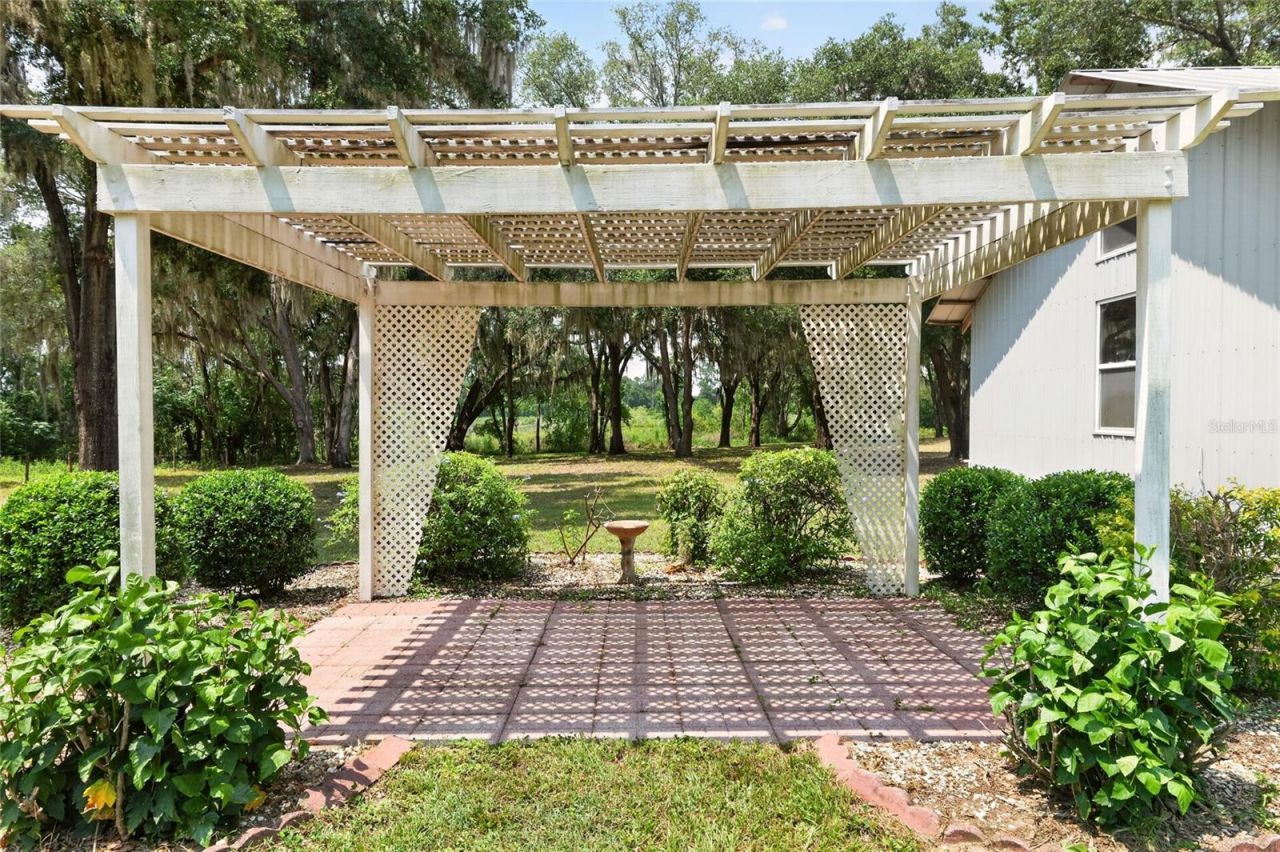 12499 E Highway 25, Ocklawaha, FL 32179 Photo