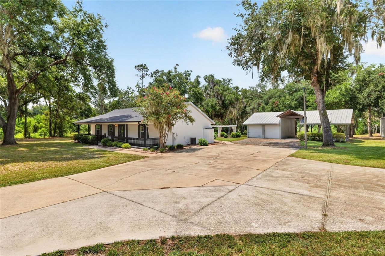 12499 E Highway 25, Ocklawaha, FL 32179 Photo