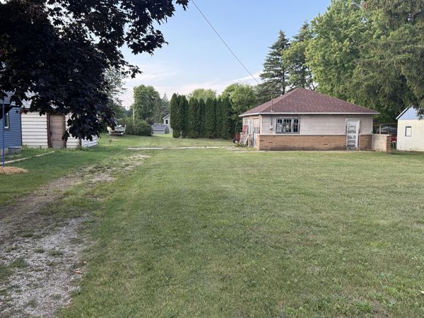 910 Fredonia Ave, Fredonia, WI 53021