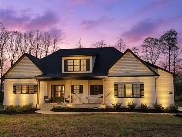 7714 Dovefield Drive, Stokesdale, NC 27357