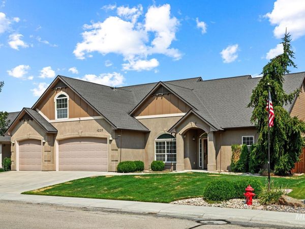 4220 N Bryce Canyon Ave, Meridian, ID 83646