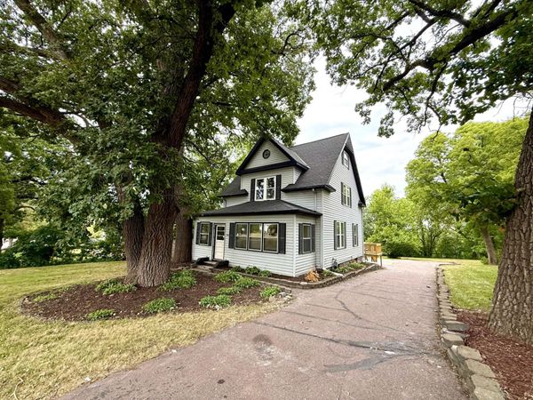109 W Bridge Street, Redwood Falls, MN 56283