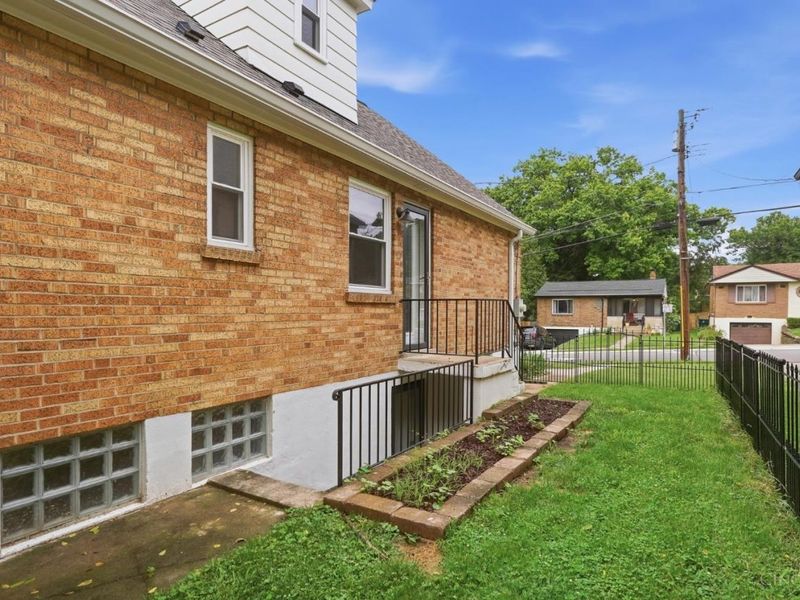 2853 Lawndale Avenue, Cincinnati, OH 45212 Photo 34