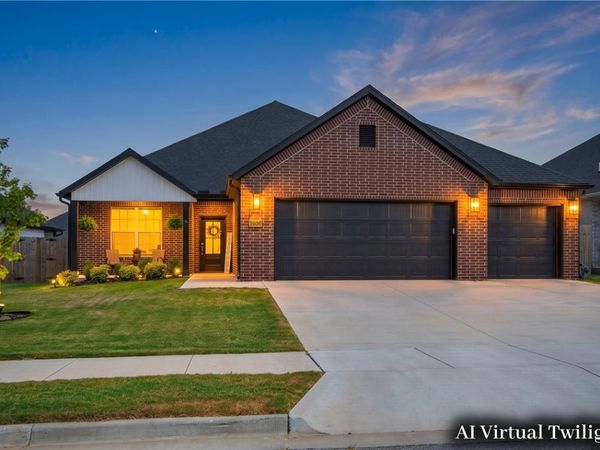 2030 Larry Lane , Bentonville, AR 72713