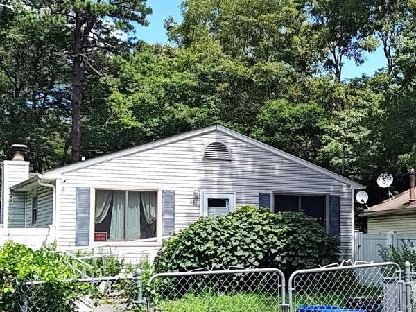 83 Norfleet Lane, Coram, NY 11727