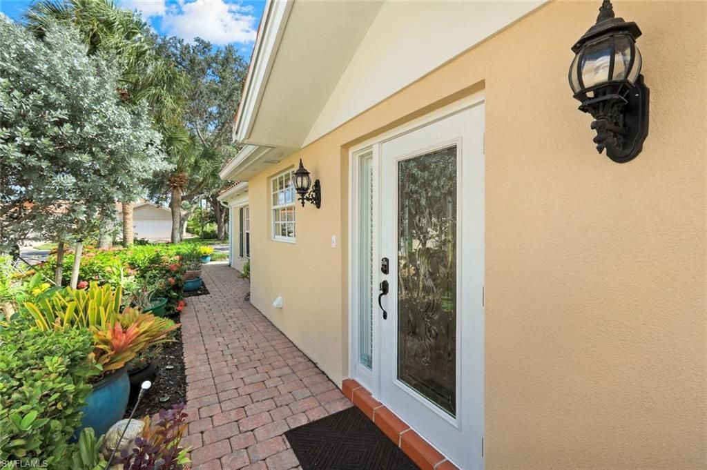 5425 Guadeloupe Way, Naples, FL 34119 Photo