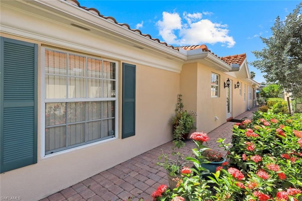 5425 Guadeloupe Way, Naples, FL 34119 Photo