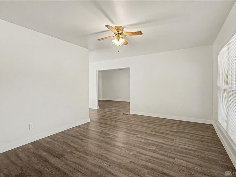 1209 Hemlock Way, New Carlisle, OH 45344 Photo 6